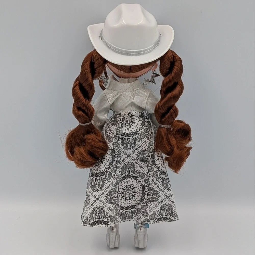 LOL Surprise OMG Lonestar Remix Fashion Doll Country Cowgirl Star Outfit Hat
